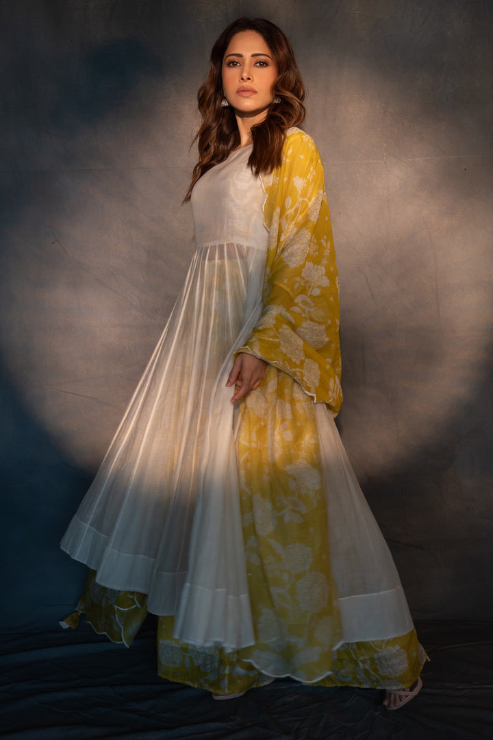 NUSHRATT BHARUCCHA IN THE LIVA ANARKALI SET – OFF WHITE