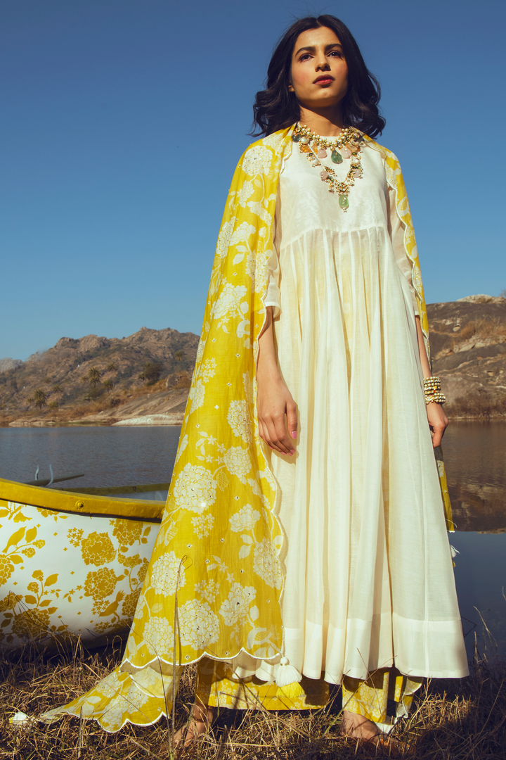 NUSHRATT BHARUCCHA IN THE LIVA ANARKALI SET – OFF WHITE