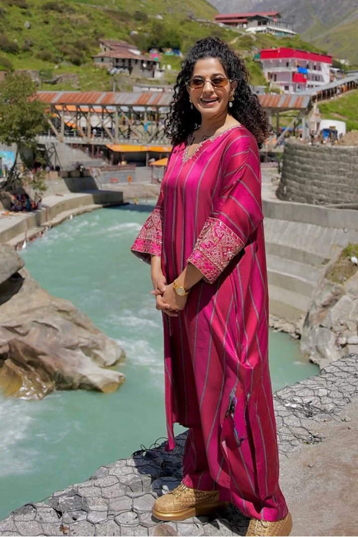 Kamya Jani in Dandelion kurta set