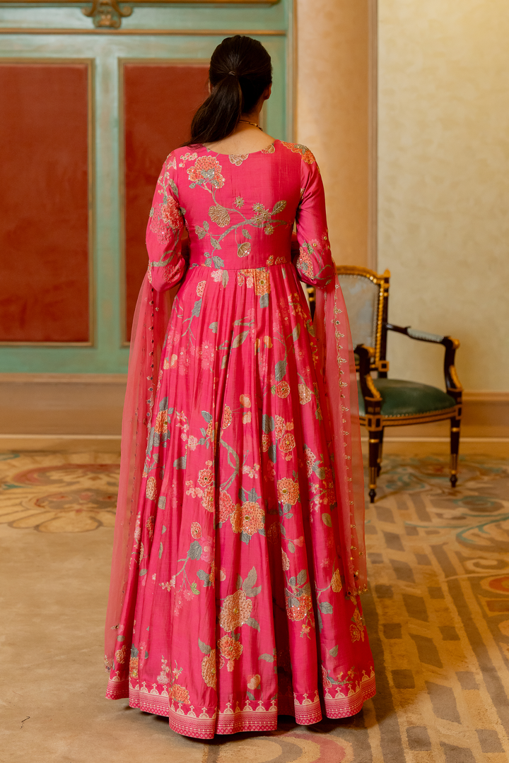 Mrunal Thakur in the SHAYNA ANARKALI SET