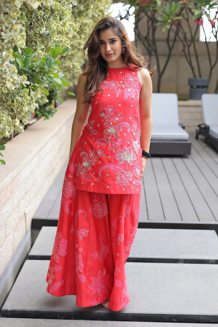 Rasha Thadani in the HALO KURTI SET – RED