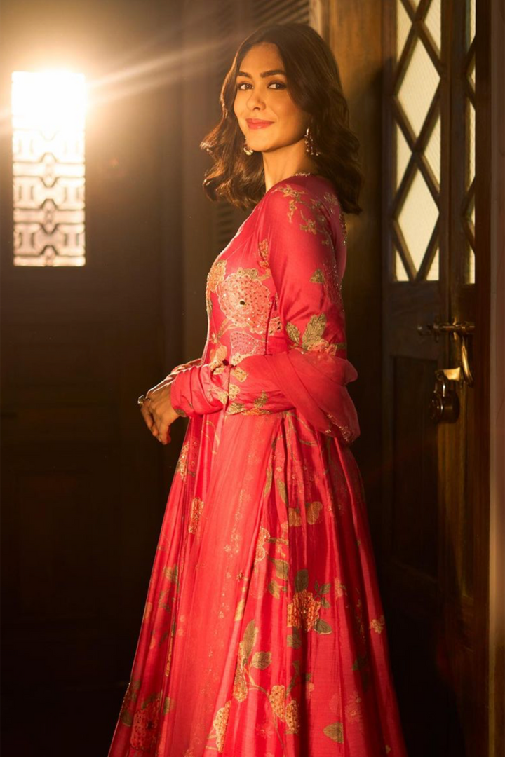 Mrunal Thakur in the SHAYNA ANARKALI SET