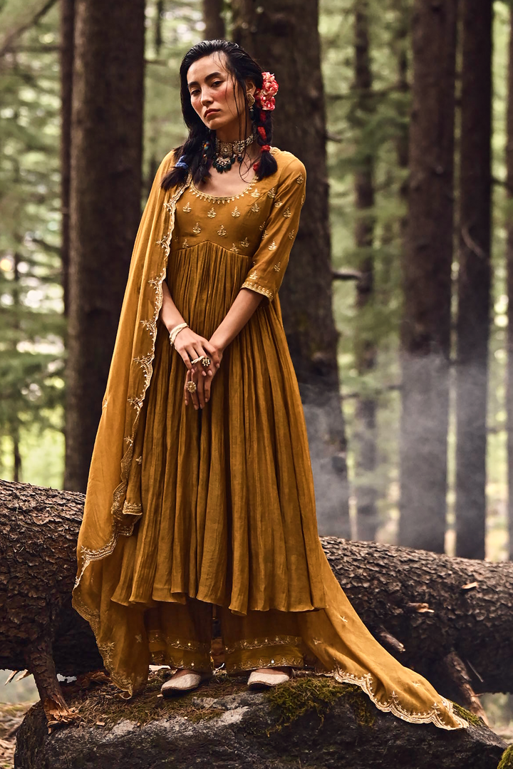 LARISSA ANARKALI SET – OCHRE