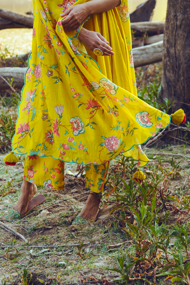 LIVA ANARKALI SET – YELLOW